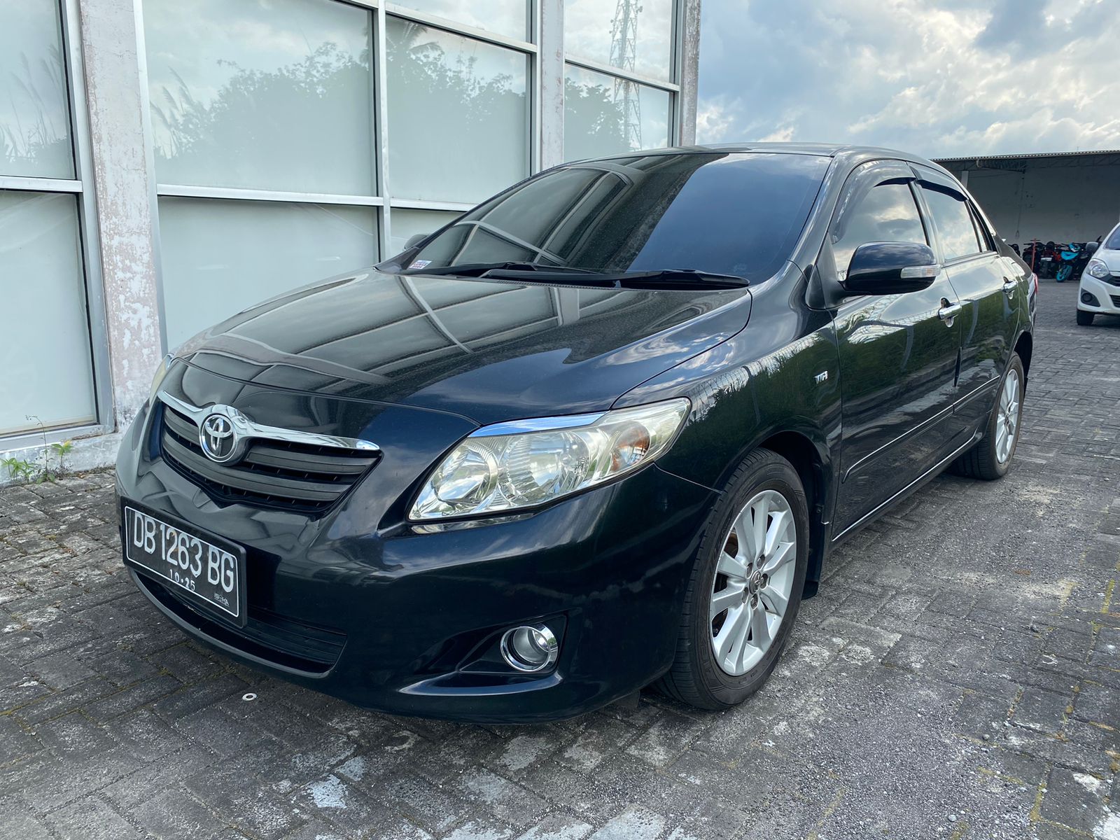 TOYOTA ALTIS 1.8 J M.T 2010