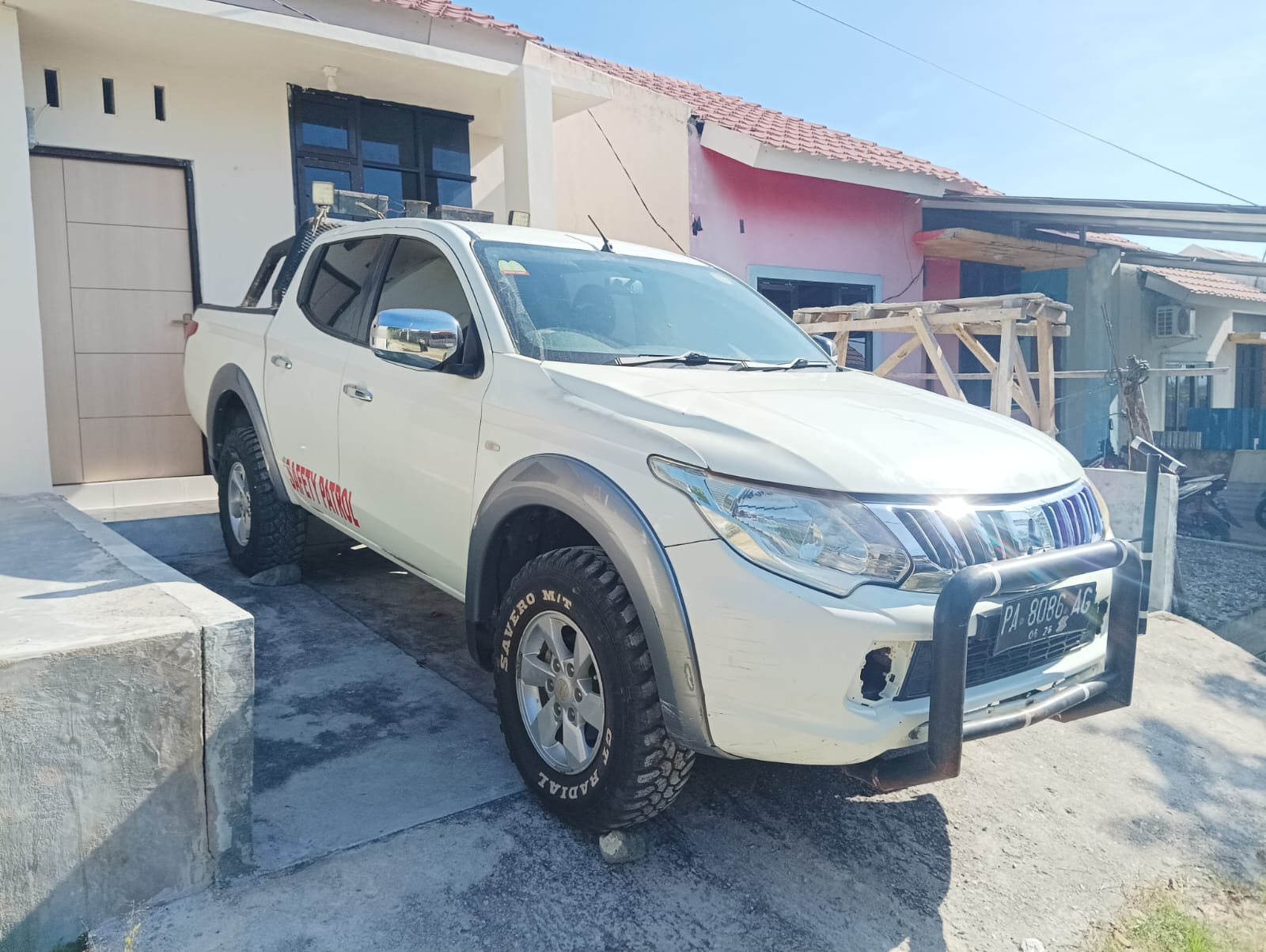 MITSUBISHI TRITON 4X4 M/T