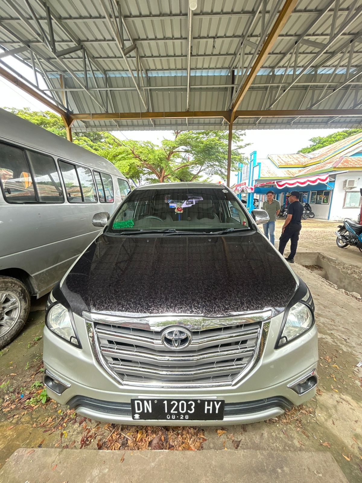 Di jual Toyota Innova Tipe E M/T